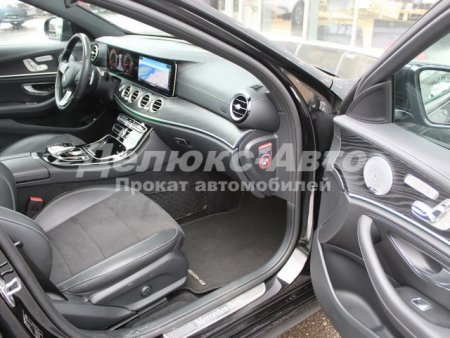 Mercedes E-213 AMG